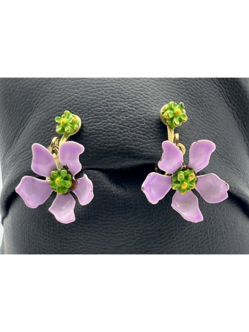 Vintage Enamel Flower Brooch And Clip-On Earrings Dimensional Flowers Pink Green - Picture 5 of 16